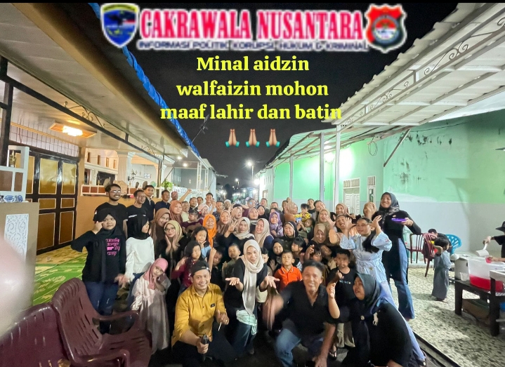 Luar Biasa!!! Kekompakan Dan Kebersamaan Warga Gang Burung LK Vll Kelurahan Mabar Hilir Melaksanakan Acara Halalbihalal Idul Fitri 1447H, Menciptakan Budaya Kerukunan Antar Terangga Mabar Hilir McN. Pada hari Sabtu tanggal 04 April 2026 sekitar pukul 20:00wib bertempat di jalan pancing lingkungan Vll gang burung kelurahan mabar hilir.telah berlangsung dengan sukses dan lancar acara halal bihalal idul Fitri 1447H. Mesti hujan mengguyur dengan deras tidak mematahkan semangat yang luar biasa Bagi warga gang burung lingkungan Vll untuk melaksanakan acara halalbihalal idul Fitri 1447H tahun 2026. Adapun acara di buat atas dasar kekompakan dan kebersamaan demi menciptakan kerukunan dalam bertetangga. Turut hadir kepala lingkungan Vll kelurahan Mabar hilir bapak Bambang ermadi beserta keluarga,dalam kata sambutanya kepala lingkungan mengucapkan ribuan terima kasih kepada warga gang burung lingkungan Vll yang sudah memberikan rasa kekompakan dan kebersamaan dalam situasi halal bihalal idul Fitri 1447H ini,bang",semoga kedepan nya kita semua tetap bisa menjaga silaturahmi antar Jiran tetangga dan menjaga kebersamaan dalam bermasyarakat. Disamping itu juga ketua panitia abangnda riadi surahva yang didampingi Susianto SH ,turut memberikan kata sambutan,kami dari segenap keluarga besar warga gang burung mengucapkan minal aidzin walfaizin mohon maaf lahir dan batin,jika ada kesalahan baik dari kata maupun sikap yang selama ini kita semua sebagai Jiran tetangga di gang burung ini,tanpa di sengaja ataupun tidak di sengaja,di bulan yang Fitri ini kita semua saling memaafkan.bang",saya juga sebagai ketua panitia kegiatan halal bihalal idul Fitri 1447H ini, mengucapkan ribuan terima kasih kepada warga gang burung lingkungan Vll kelurahan Mabar hilir yang sudah sangat kompak dalam setiap kegiatan,semoga kedepan nya kita semua tetap masih bisa menjalin silaturahmi yang baik serta tetap menjaga kekompakan antar Jiran tetangga. Editor:Abdi Andana SH