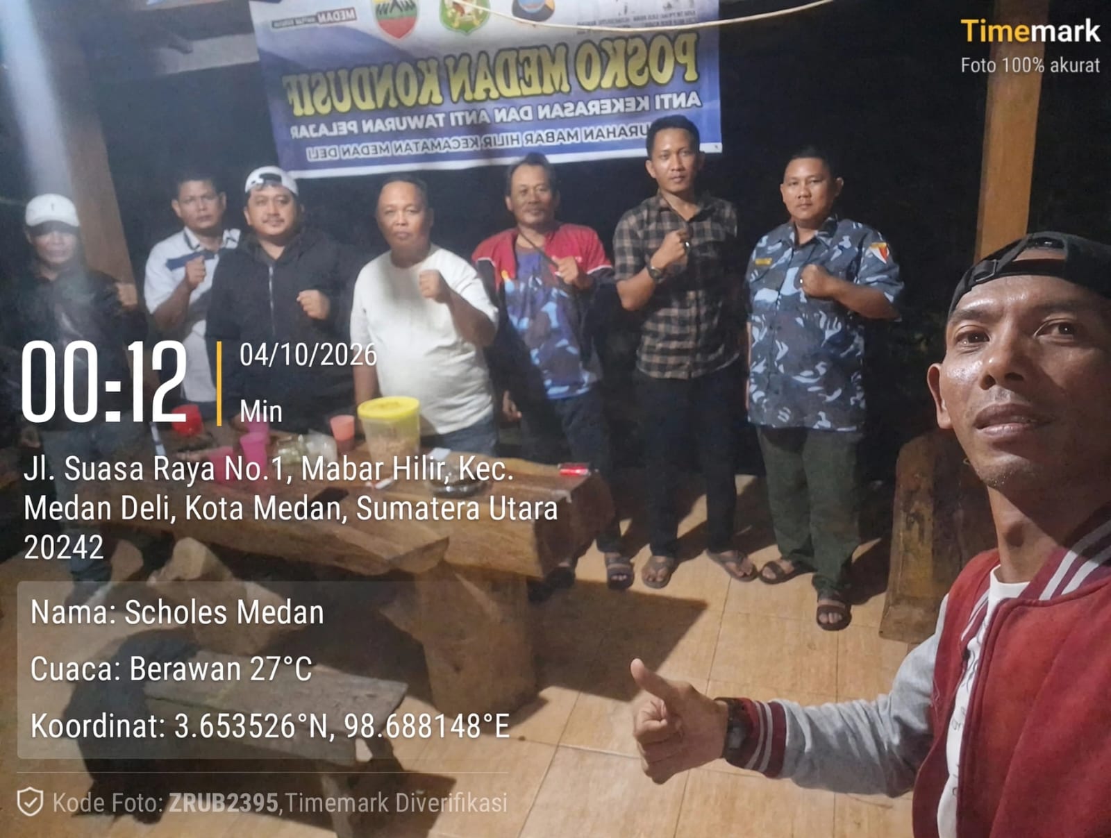 Posko Trantibum Kelurahan Mabar Hilir kolaborasi Dengan Sub Rayon AMPI Mabar Hilir. Mabar Hilir_McN
Pada hari Sabtu tanggal 03/10/2026 bertempat di kantor lurah Mabar Hilir kecamatan Medan Deli jalan suasa raya lingkungan V.muspika kelurahan Mabar hilir melaksanakan posko trantibum bersama sub rayon AMPI kelurahan Mabar hilir kecamatan Medan Deli. Adapun kegiatan tersebut demi menciptakan ketertiban umum di seputaran kelurahan Mabar hilir dan sekitarnya. Yang mana kegiatan posko trantibum ini hadiri kepala lingkungan beserta staf jajaran muspika kelurahan Mabar hilir bersama organisasi pemuda angkatan muda pembaharuan Indonesia AMPI sub rayon Mabar Hilir. "Dalam upaya menjaga ketertiban umum dan ketentraman masyarakat (Trantibum)pemuda AMPI kelurahan Mabar Hilir bersama muspika kelurahan Mabar hilir akan selalu berkolaborasi dalam menjaga wilayah kelurahan Mabar hilir kecamatan Medan Deli"ujarnya abdi andana ketua AMPI kelurahan Mabar Hilir Red#AB